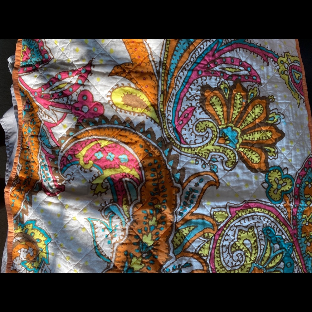 2 pillow shams